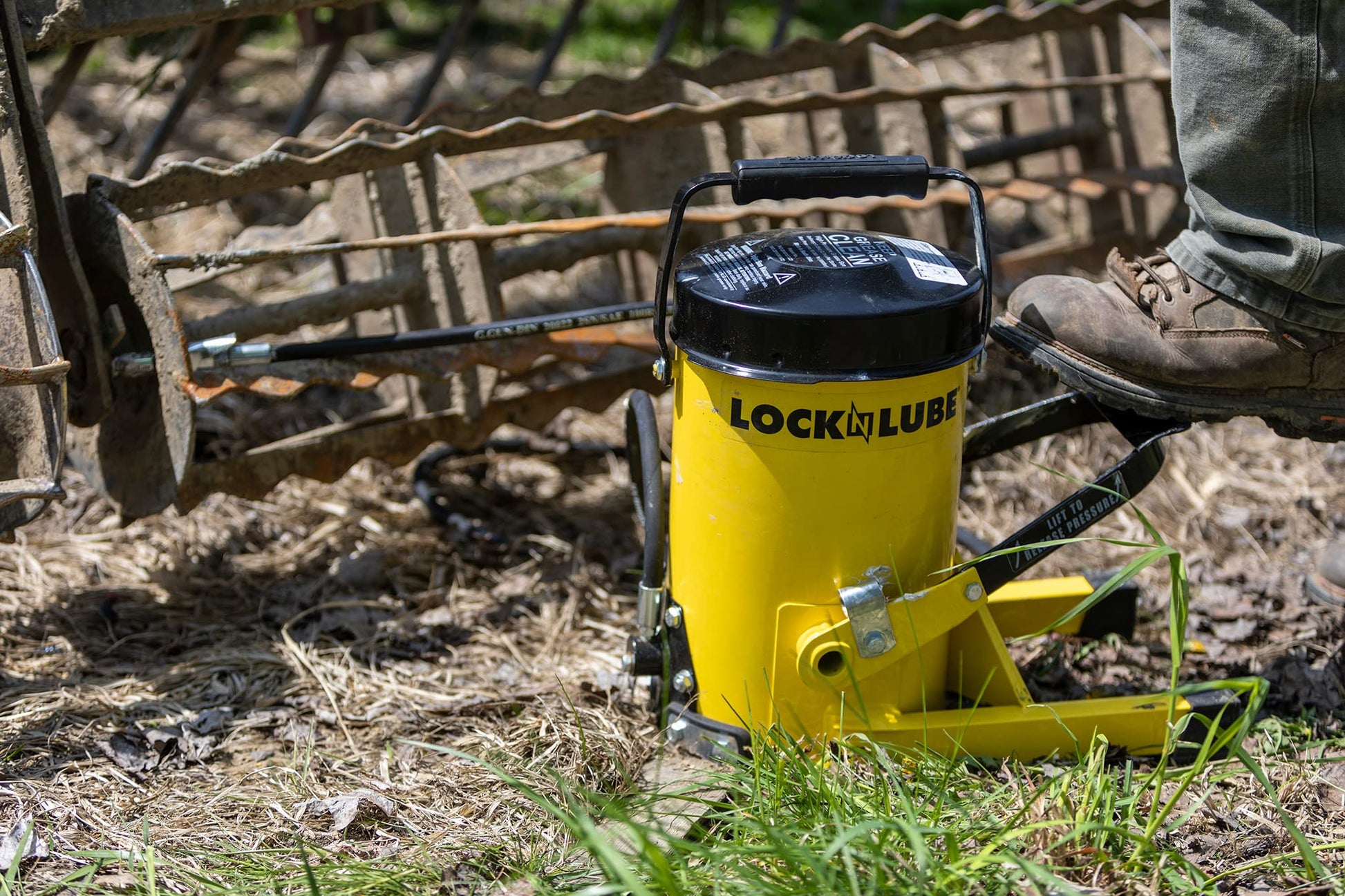 G. Gun Grease Gun - Quick and Easy Greasing - 10 Foot Flex Hose - LockNLube Grease Coupler Included - no Mess, no Waste - Industrial Strength Construction - 10,000 Psi Foot Operated - WoodArtSupply