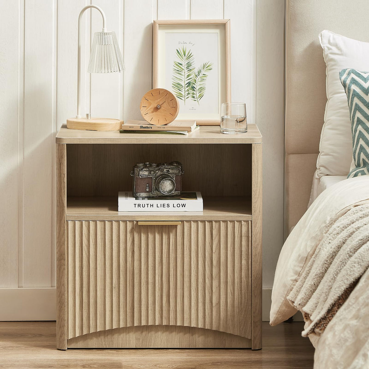 Evermagin Fluted Nightstand Set of 2, Natural Oak Bedside Table with Drawer and Storage, Wood Night Stand Mid Century Modern, Large End Table for Bedroom Evermagin