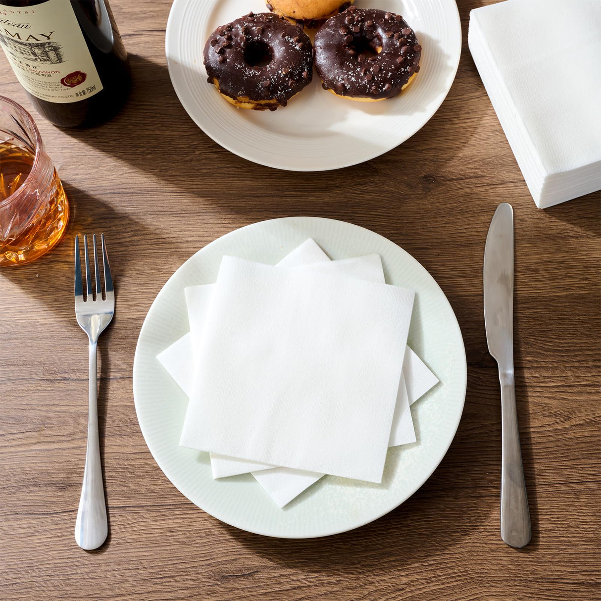 FOCUSLINE 100 Count Linen-Feel Disposable Cocktail Napkins -Square White Beverage Napkins - Soft and Absorbent Bulk Party Paper Napkins for Bar, Restaurant, Café, Wedding, Dinner or Events FOCUSLINE