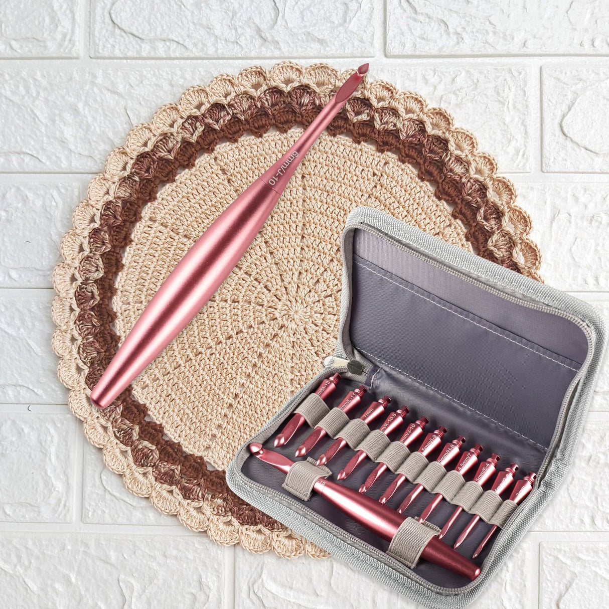 Svartur Interchangeable Crochet Hook Set with 12 Hooks – Ergonomic Crochet Hooks Large Handle, US Sizes E-4 to N-15 (3mm–10mm), Smooth & Lightweight, Crochet Kit with Storage Case, Pink Svartur