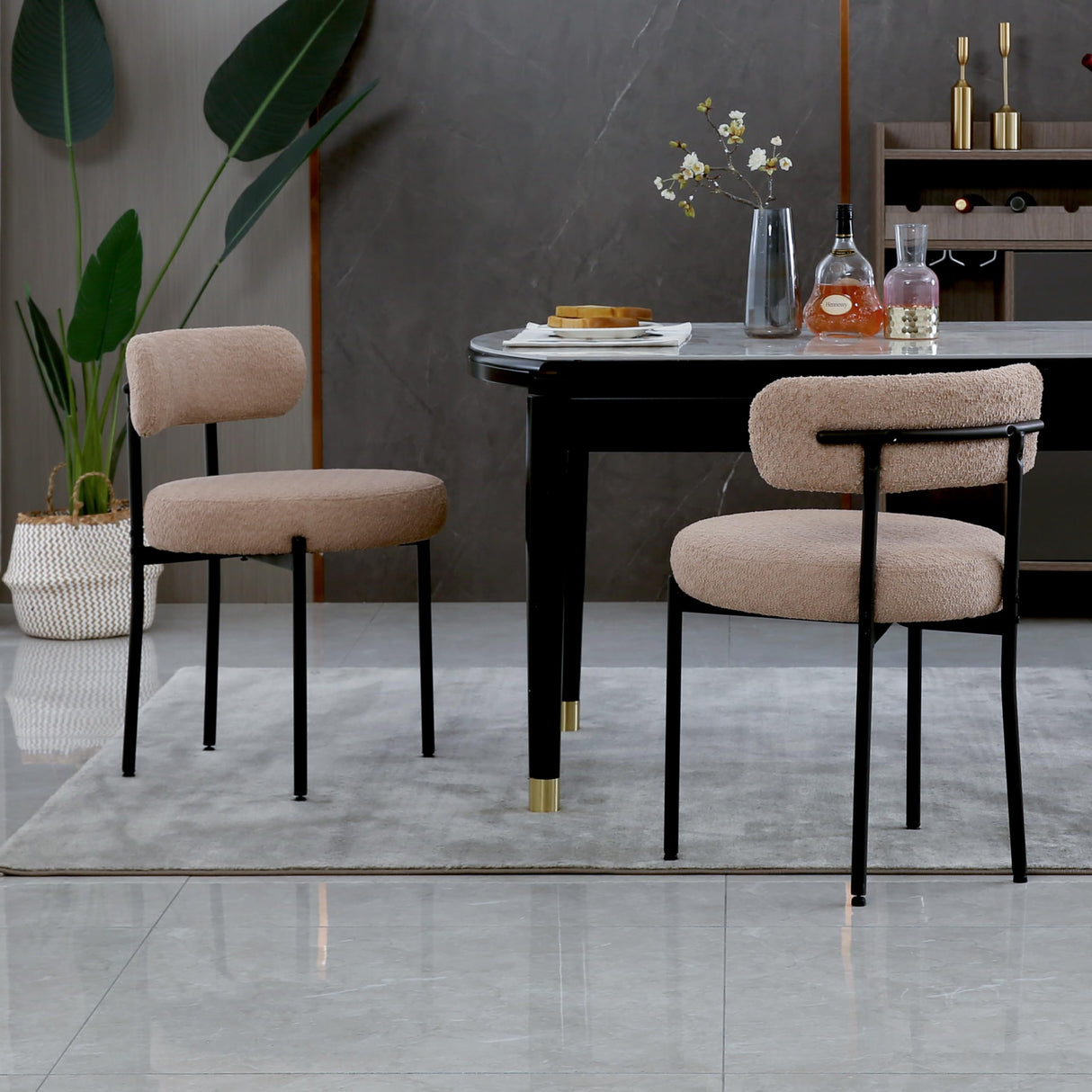 AISALL Dining Chairs Set of 2 Round Upholstered Boucle Dining Room Chairs Mid-Century Modern Kitchen Chairs Curved Backrest Chairs for Dining Room Black Metal Legs, Light Brown AISALL