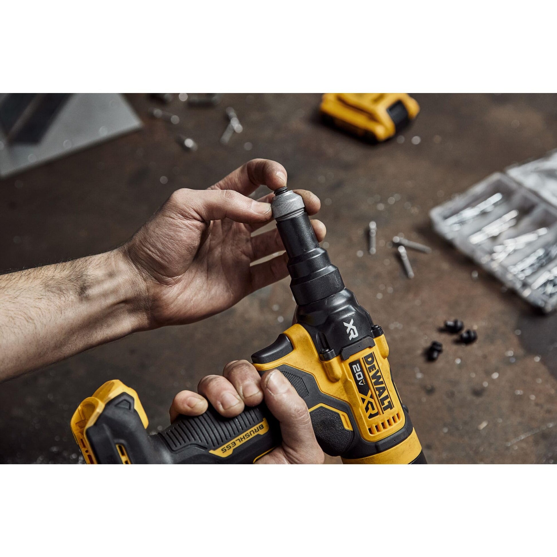 DEWALT 20V MAX XR Cordless Rivet Tool, 3/16", Battery and Charger Included (DCF403D1) - WoodArtSupply