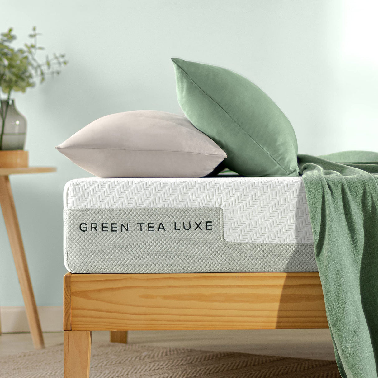 ZINUS 8 Inch Green Tea Luxe Memory Foam Mattress, Queen, Pressure Relieving, CertiPUR-US Certified, Mattress in A Box, All-New, Made in USA ZINUS