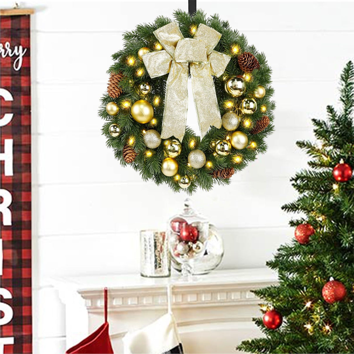 Hausse Lighted Christmas Wreath with Metal Hanger, Pre-lit Xmas Wreath with Large Golden Bow & Balls, 8 Modes & Timer, Battery Operated with 40 Lights, for Front Door Gate Wall Xmas Party Decorations Hausse