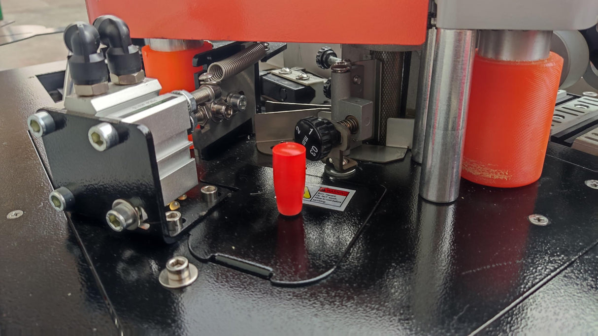 YUCHENGTECH Automatic Edge Bander Banding Machine Lightweight Edge Banding Machine Woodworking Sealing Trimming Edge Bander Double Sided Gluing Automatic Feed/Break Belt Straight JBT190 (220, Volts) YUCHENGTECH