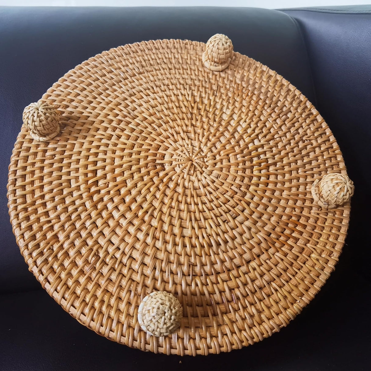 i-lan 12.5 Inch Round Rattan Serving Basket-Round Woven Bread, Fruit, Keys Bowl Pedestal Stand with 1”Side, Flat Wicker Decorative Snack Basket Trays for Candy Dish, Rustic Platter, Display Riser i-lan