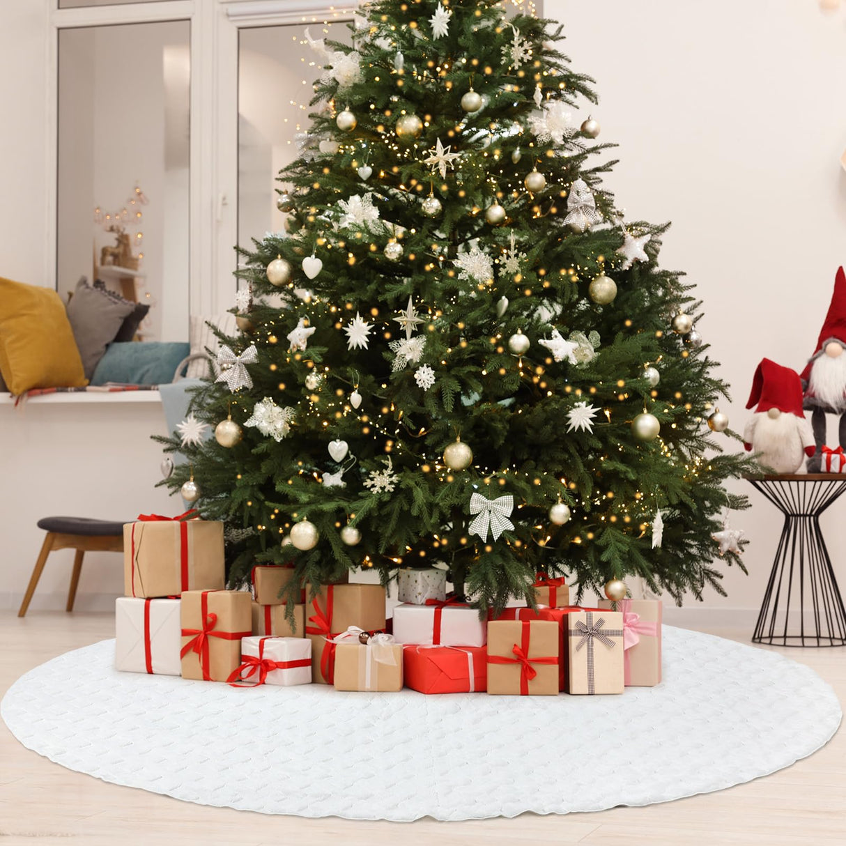 Vertintong 84 Inch Large Christmas Tree Skirt Faux Fur White Tree Skirt with Cable Knit Knitted Thick Decoration for 12ft Christmas Tree Decorations Xmas Home Winter Holiday Party Decorations Vertintong