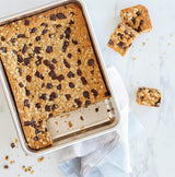 Nordic Ware Natural Aluminum Commercial Cake Pan with Lid, Rectangle Pan with Lid Silver, 9 x 13 Nordic Ware