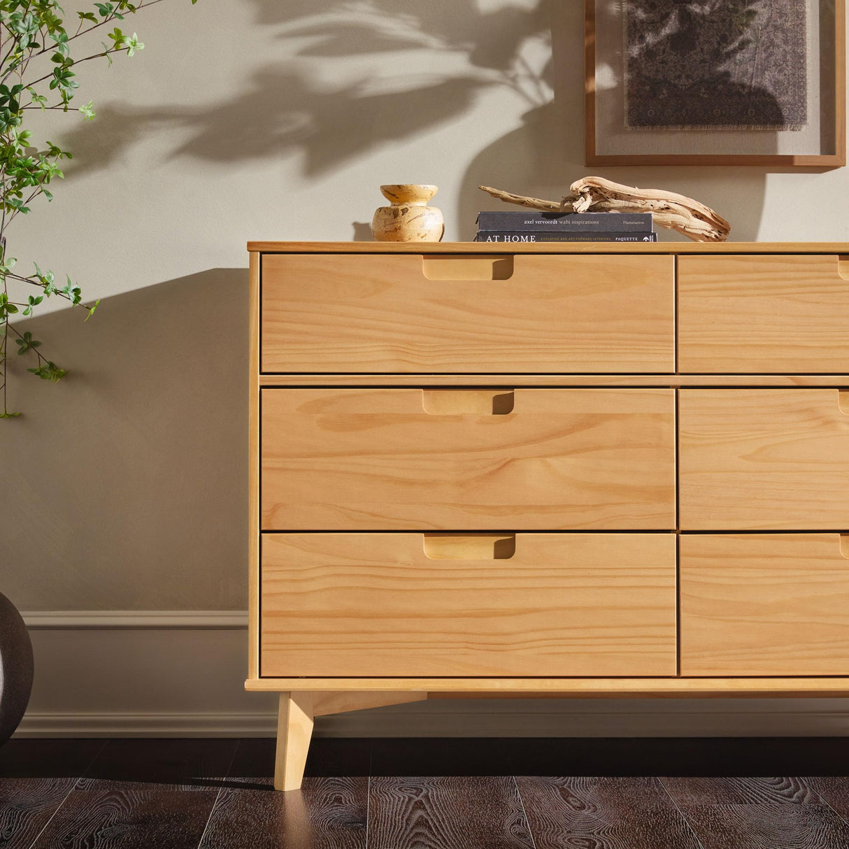 Walker Edison Mid-Century Modern Grooved Handle Wood 6-Drawer Dresser, 52 Inch, Natural Pine Walker Edision