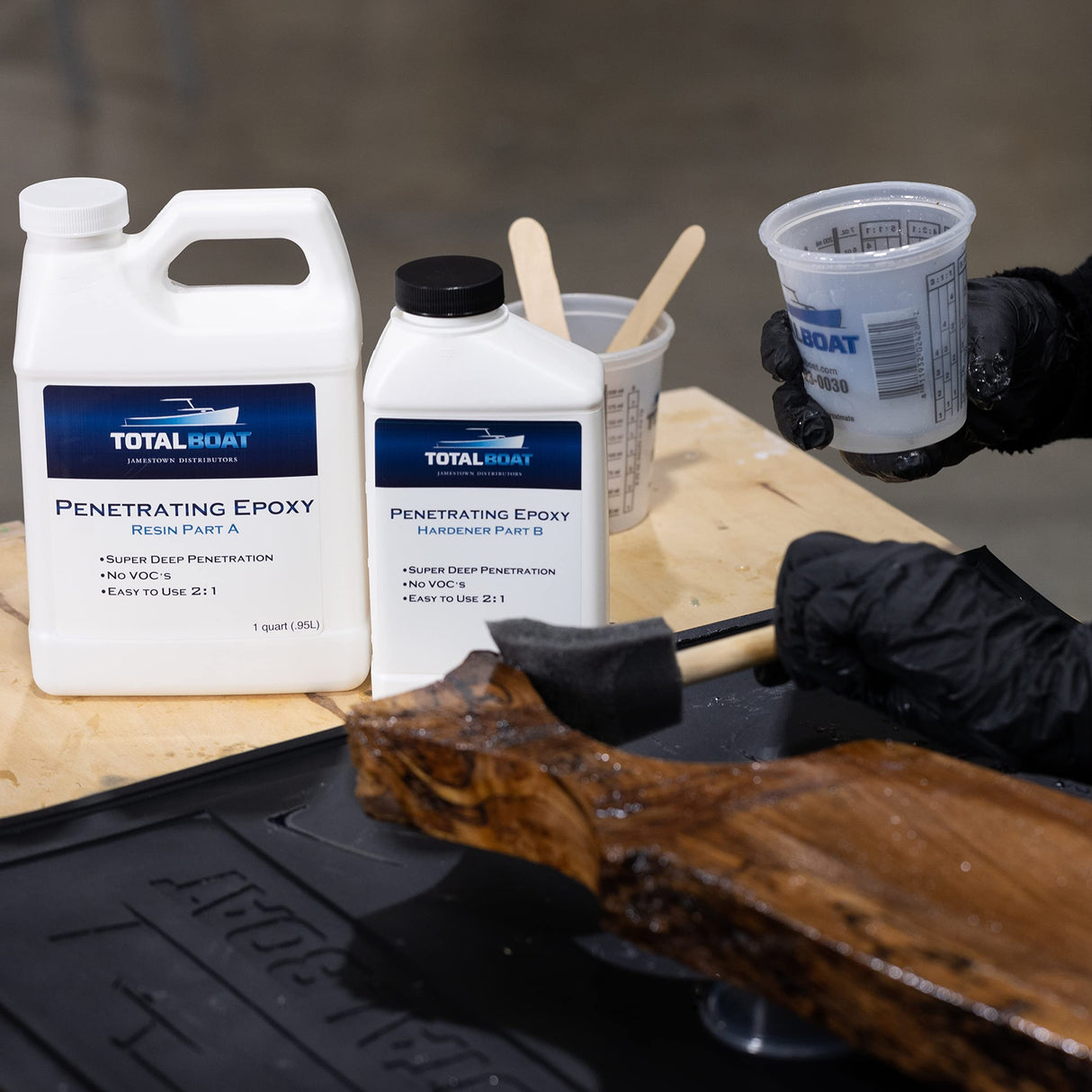TotalBoat-487750 Clear Penetrating Epoxy Wood Sealer Stabilizer for Rot Repair and Restoration (Gallon, Cold Weather) TotalBoat