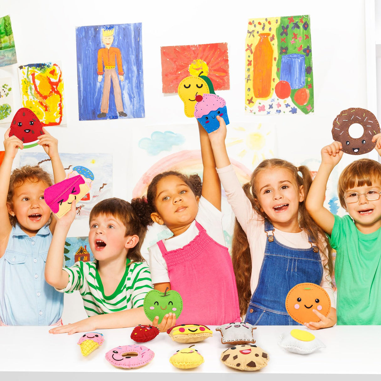 ZOIIWA 16 Sets Food Themed Sewing Kit for Kids Fun Craft for Boy Girl Age Felt Fruit Plush Craft Kit Learn to Sew Educational Beginners Sewing Stuffed Ornament for Black to School Classroom Gift ZOIIWA