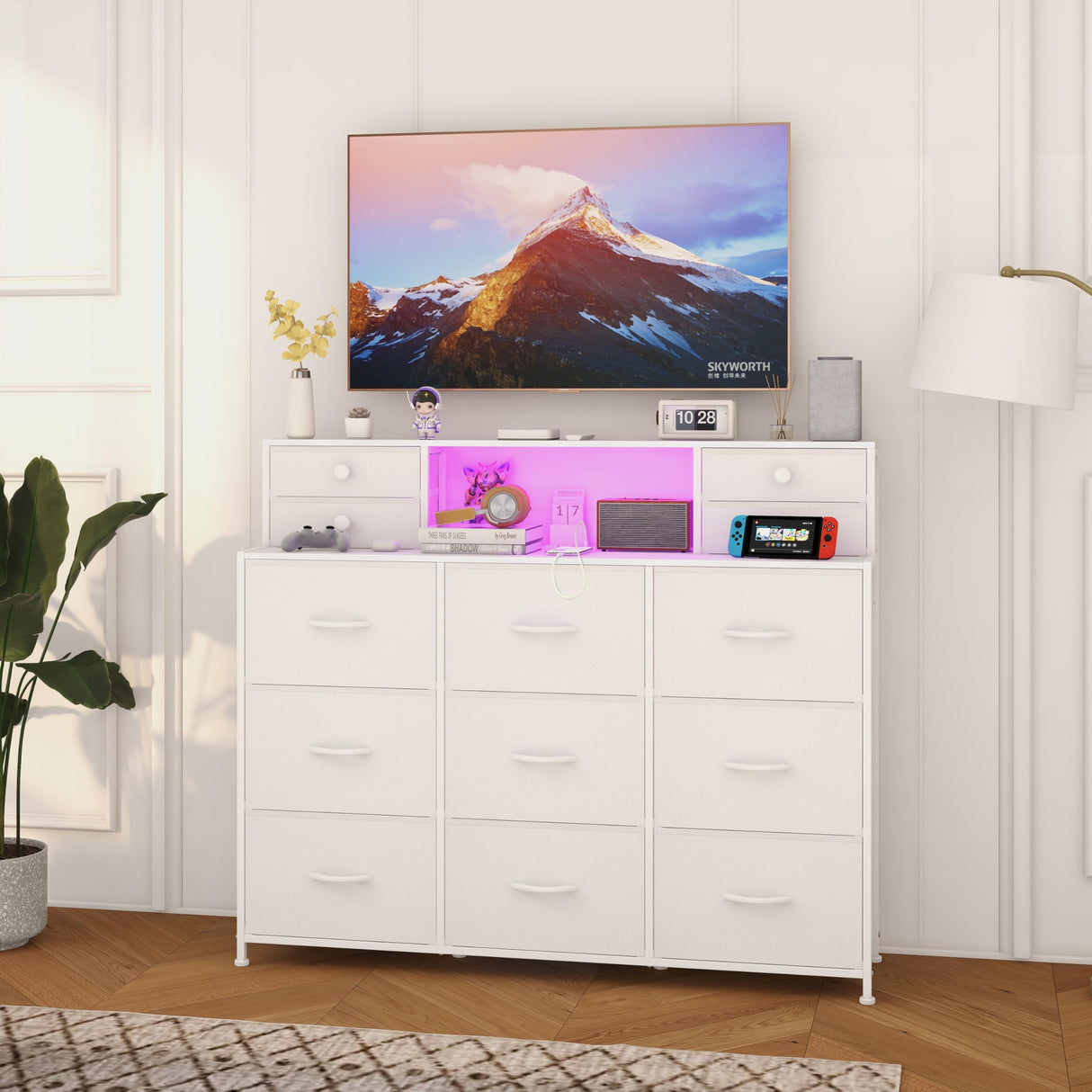 Welfuturer White Dressers for Bedroom with Power Outlets and LED Lights 13 Drawers Dresser Faux Leather Fabric Chest of Drawers for Bedroom Living Room Hallway Entryway Closets Sturdy Frame Wood Top Welfuturer