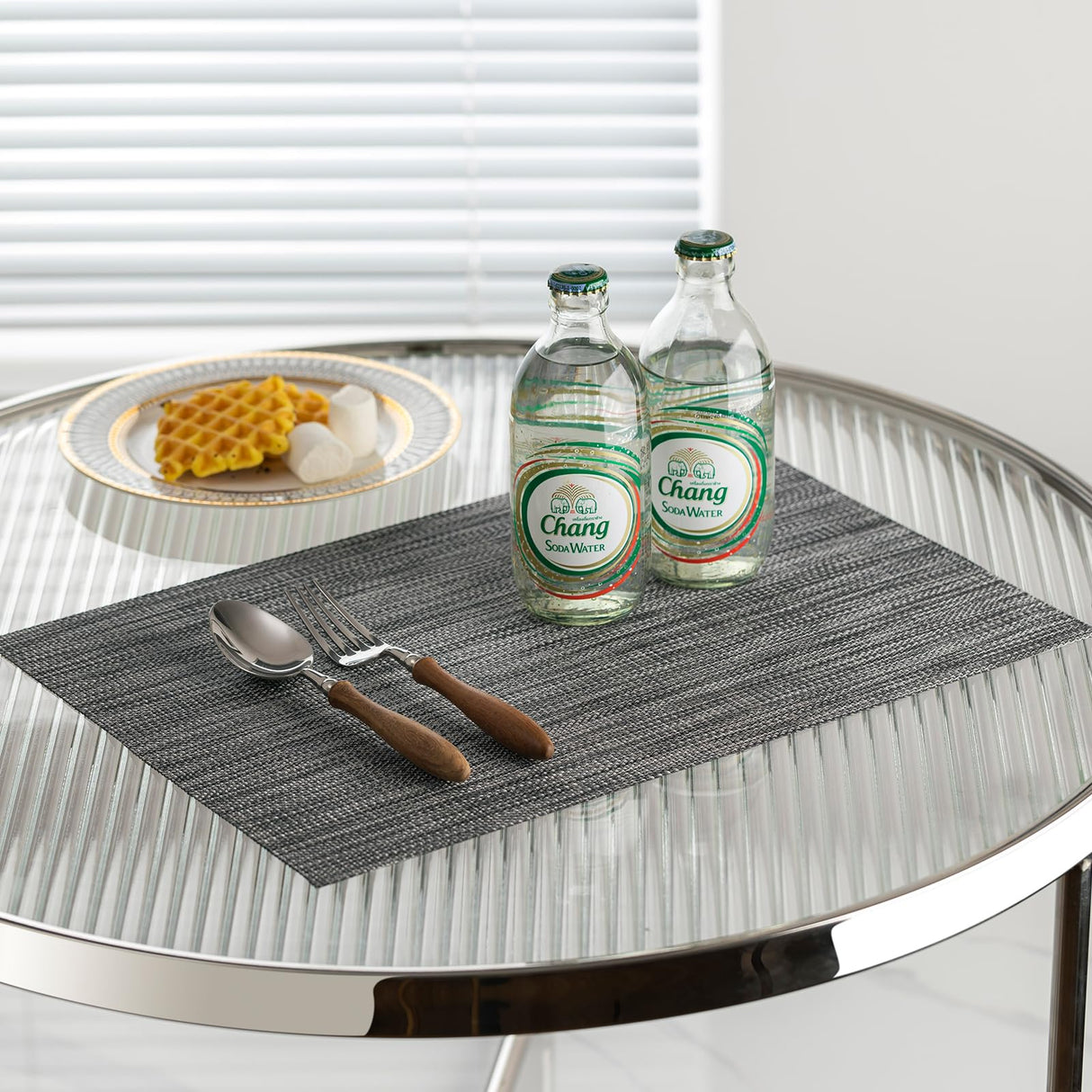 LEXMORE Placemats Set of 8 Vinyl/Plastic Woven Place Mats for Kitchen Table Indoor/Outdoor Washable Placemat Wipeable Dining Table Mats(Dark Gray) LEXMORE