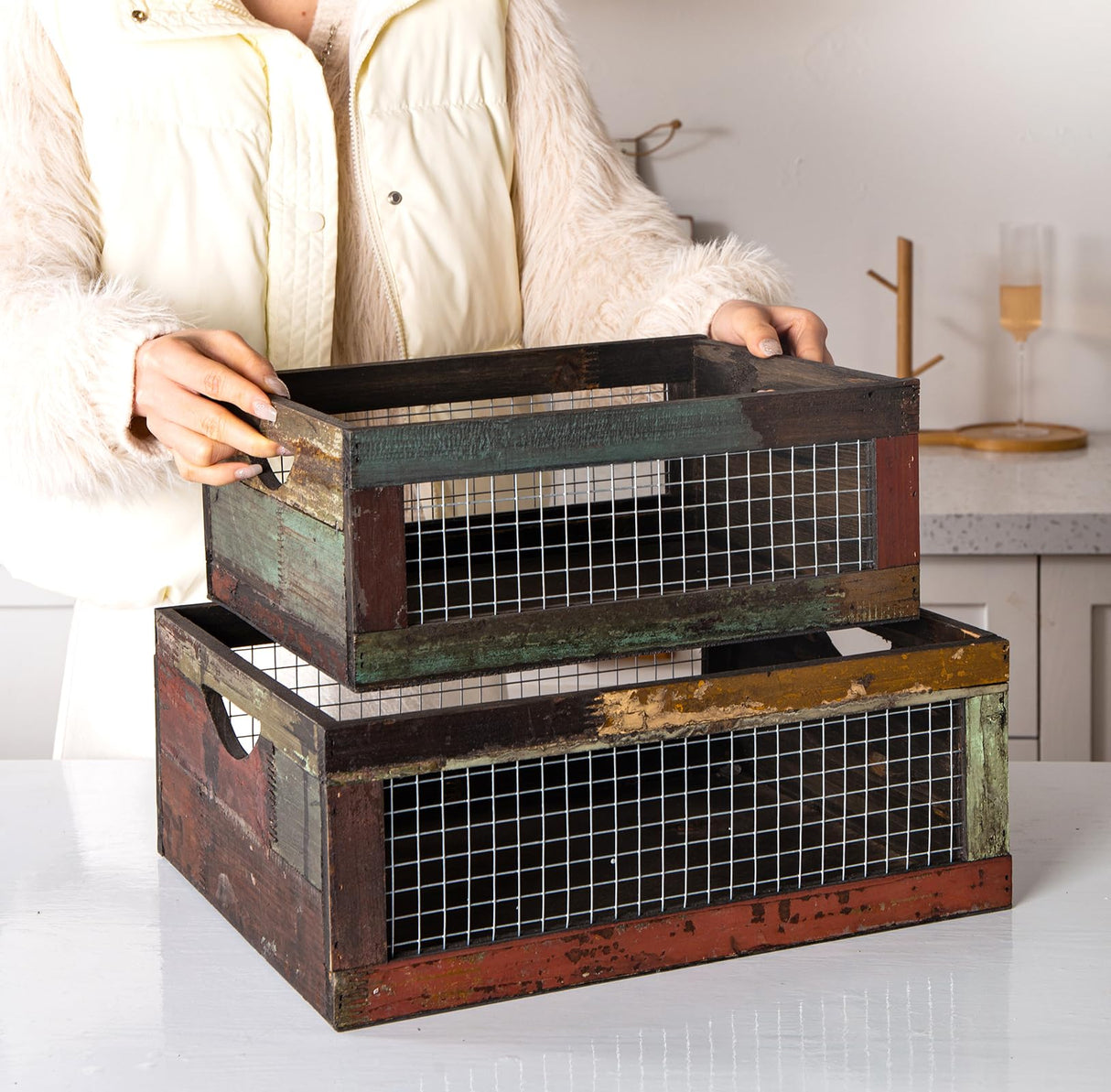 TIMRIS Set of 3 Rustic Wood Nesting Crates, Farmhouse Distressed Wooden Storage Boxes, Decorative Reclaimed Wood Organizer Baskets with Wire Mesh (Random) TIMRIS