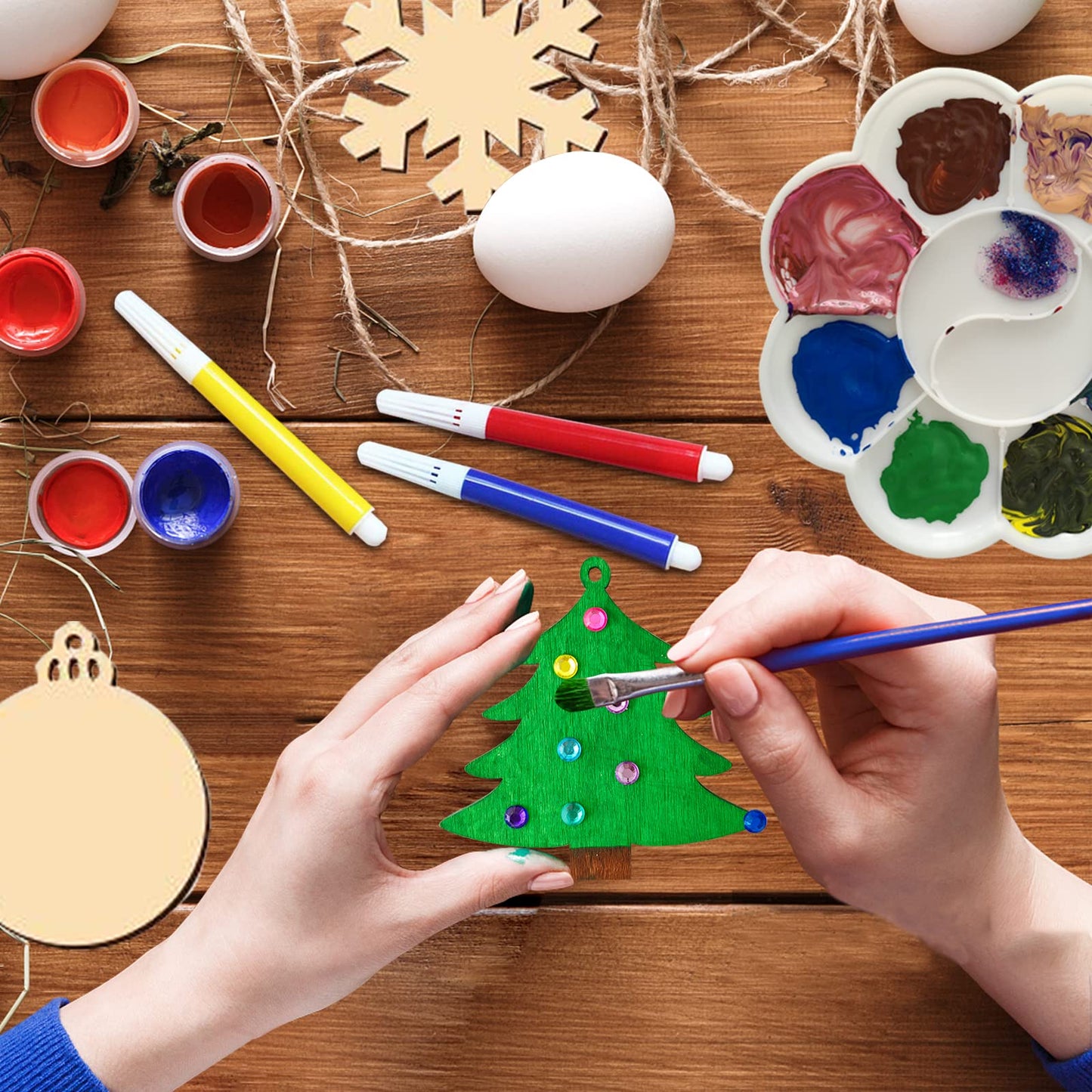 Christmas Wooden Painting Craft Kit, Paint Your Own Xmas Ornaments, Unfinished Wood Slices Christmas Crafts for Kids Adults, Art and Craft Supplies for Christmas Tree Hanging Decorations