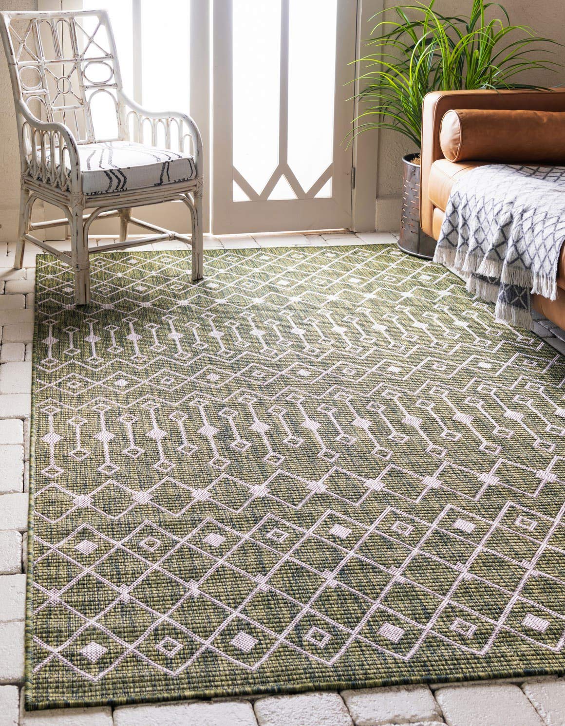 Unique Loom Outdoor Trellis Collection Area Rug - Tribal Trellis (5' 1" x 8' Rectangle, Green/ Natural) Unique Loom