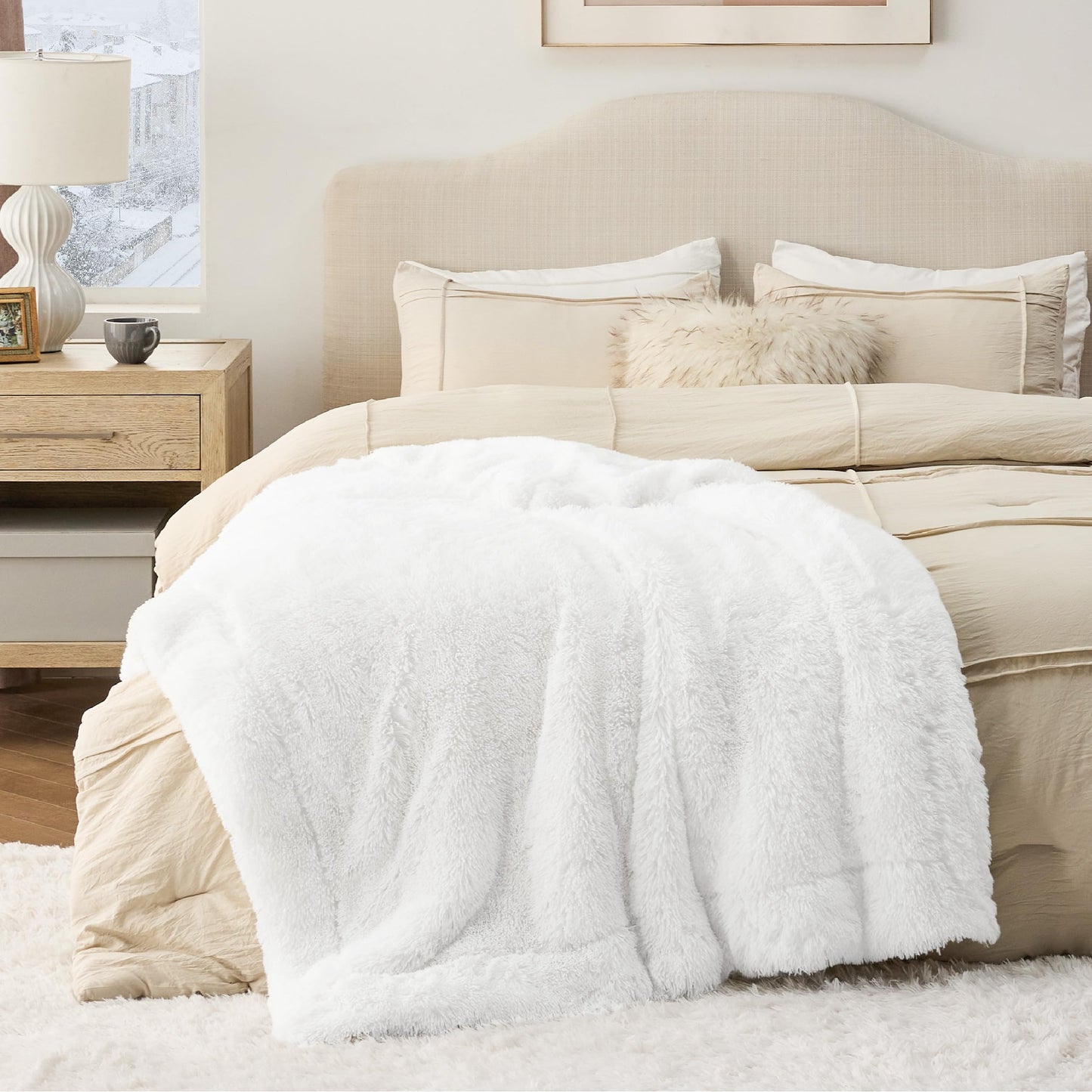 Bedsure Soft White Throw Blanket for Couch, Fluffy White Blankets Fuzzy Fleece Blanket for Sofa Chair, Cozy Sherpa Faux Fur Blanket, White Decor Christmas Blanket White Gifts for Women, Girls, 50x60