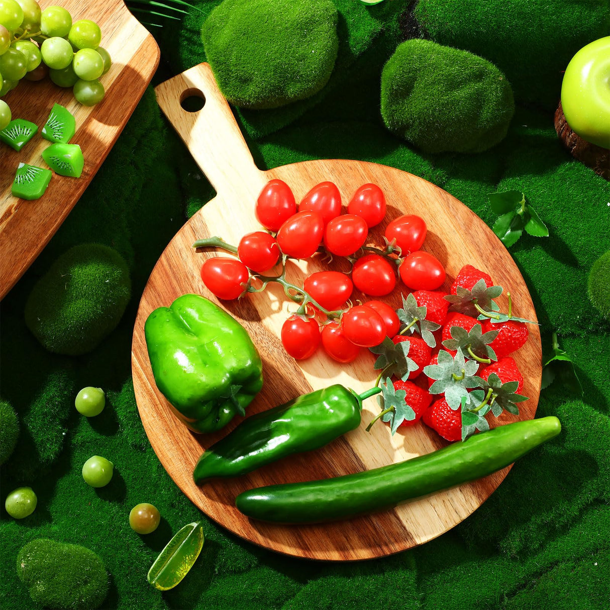 Silifine Set of 4 Thick Acacia Wood Cutting Boards with Handles, Assorted Sizes Large Charcuterie Boards, Butcher Block Serving Tray for Cheese, Meat, Pizza, Vegetables, Bread, Kitchen Dining Room SiliFine