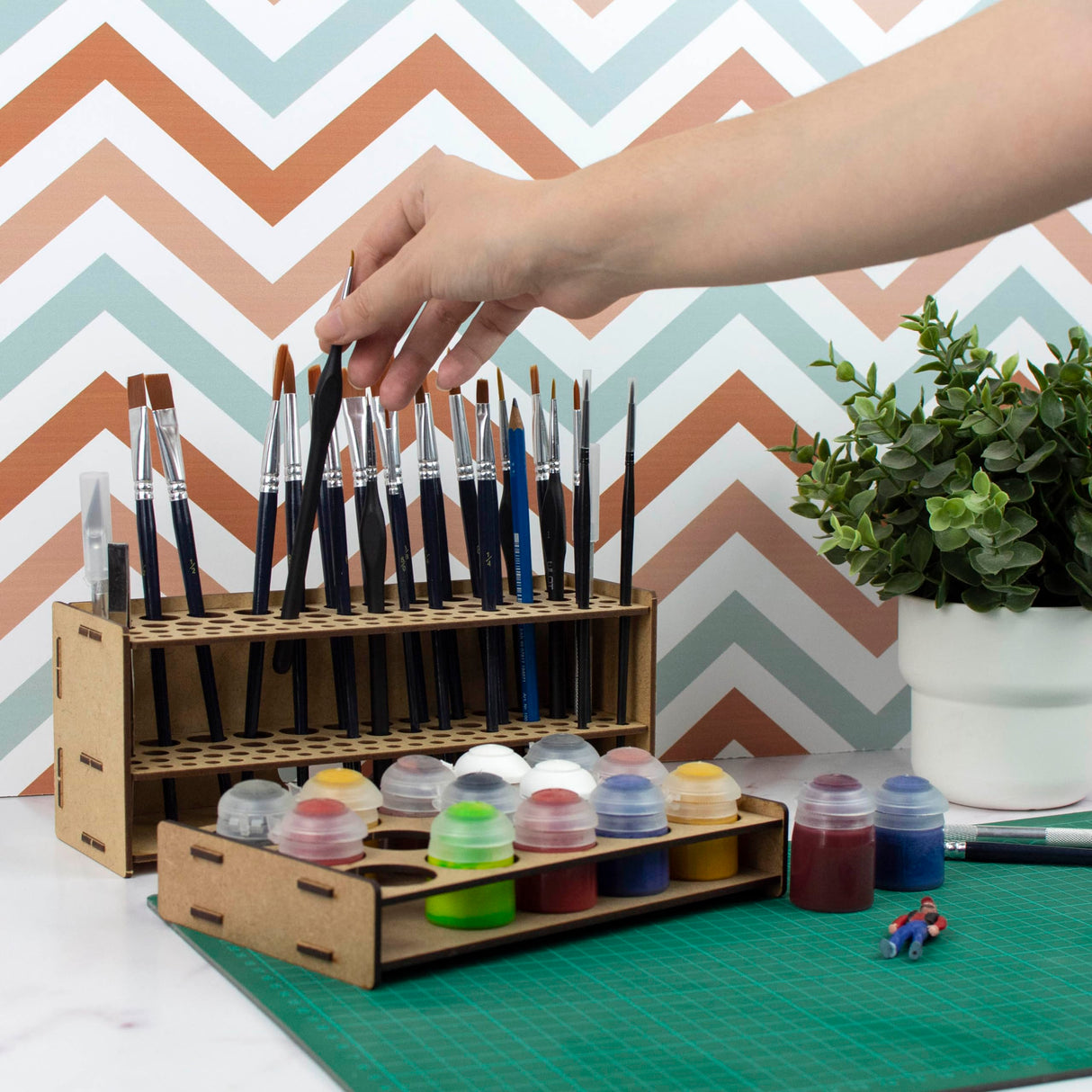 PROSCALE Paint Brush holder. Large Capacity Paint brush organizer and Art Supply Organizer kit for table and wall miniatures modeling crafts PROSCALE