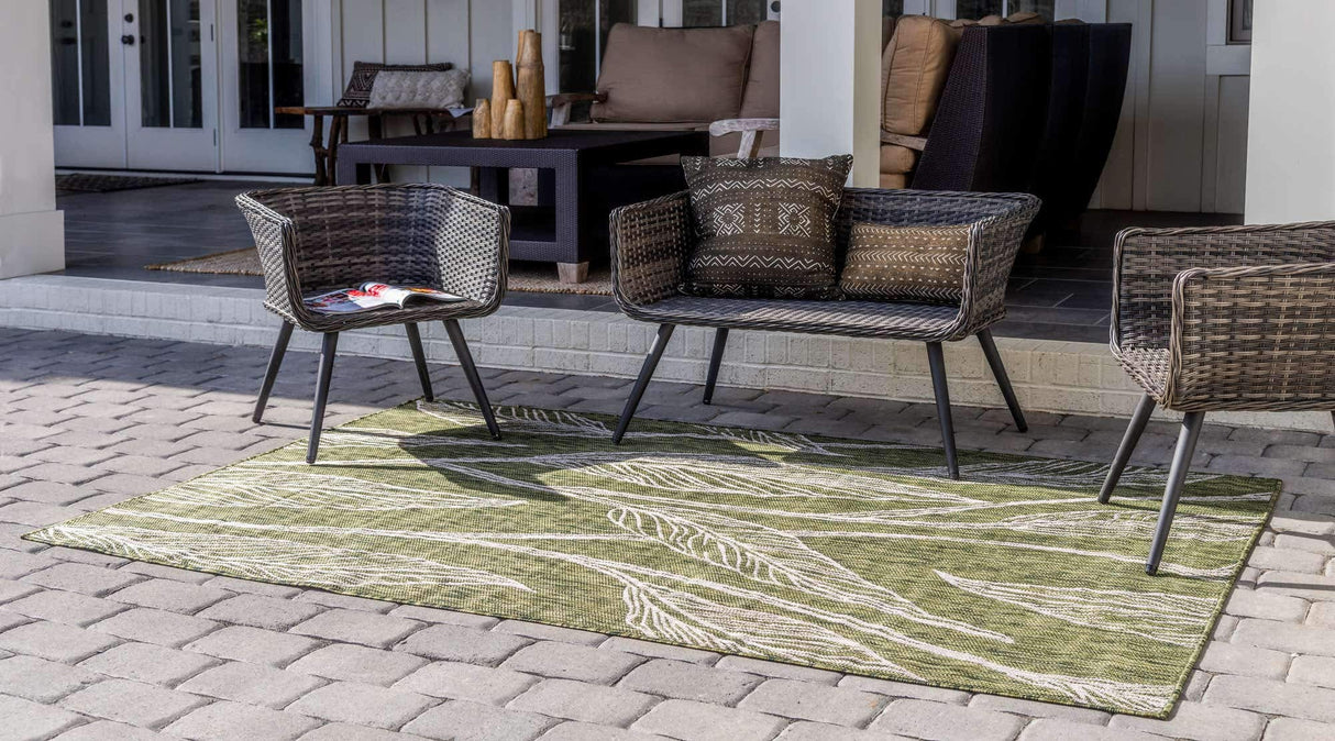 Unique Loom Outdoor Botanical Collection Area Rug - Leaf (5' 1" x 8' Rectangle, Green/ Ivory) Unique Loom