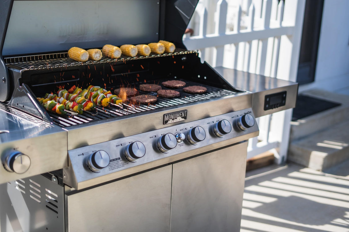 Monument Grills 6-Burner Convertible Natural Gas Smart bbq Grill Stainless Steel Denali 605 with BBQ Cover Monument Grills