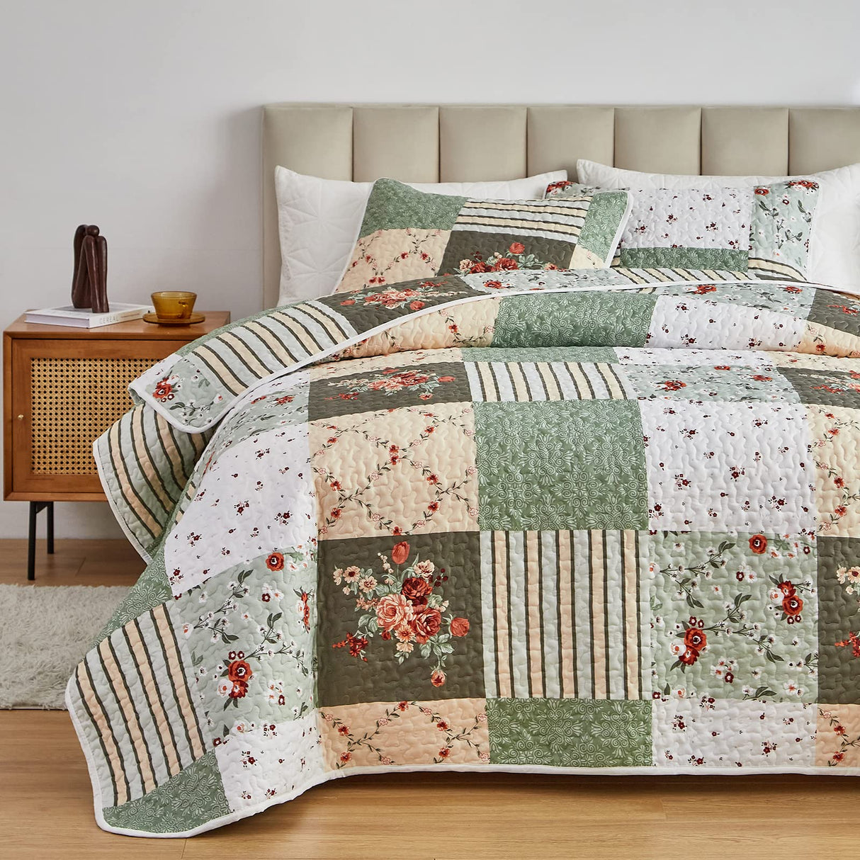 Patchwork Quilt Set Full/Queen Size, 3 Pieces Green Floral Plaid Summer Bedspread Coverlet Set, Soft Microfiber Reversible Lightweight Bed Cover for All Season (90" x 90", 1 Quilt+ 2 Pillow Shams) Flysheep