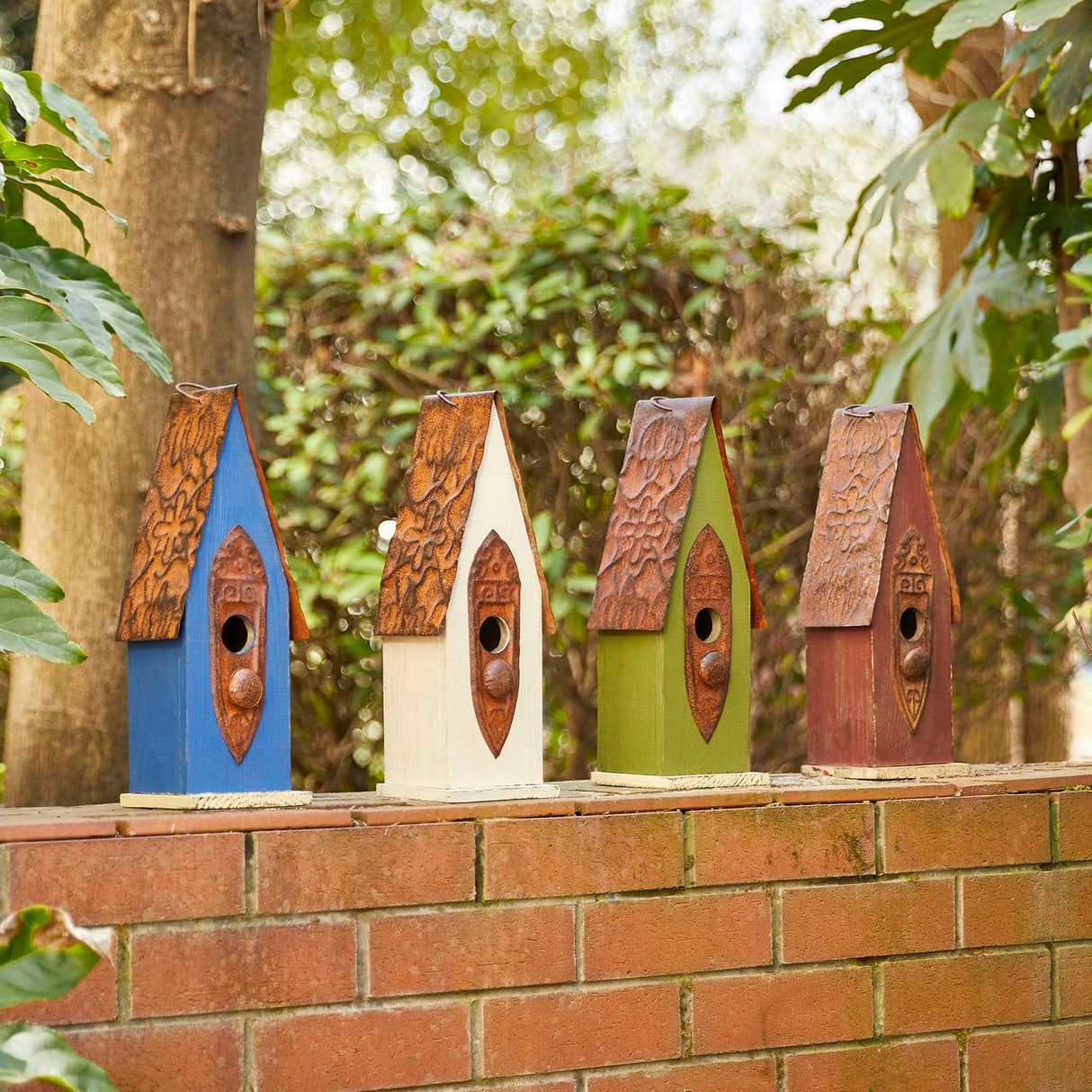 Glitzhome Hand Painted Distressed Hanging Wood Bird House for Outdoors 13.25" H Glitzhome