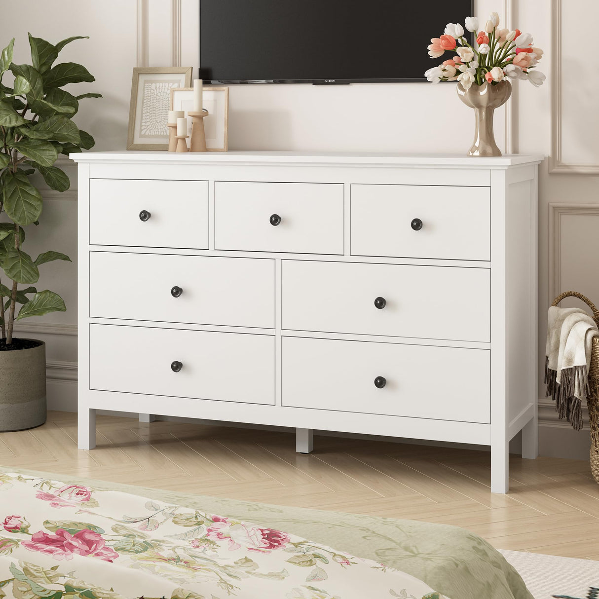 LYNSOM White Dresser for Bedroom, 7 Wide Drawer Deep Dresser with Metal Handles, Wood Dressers & Chests of Drawers for Hallyway, Entryway LYNSOM