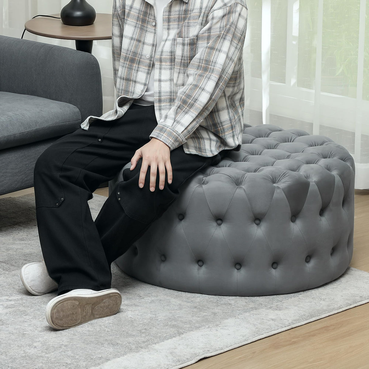 HOMCOM 31.5" Round Ottoman, Large Velvet-Feel Upholstered Foot Stool with Button Tufted Design and Padded Seat for Living Room, Entryway, Dark Gray HOMCOM