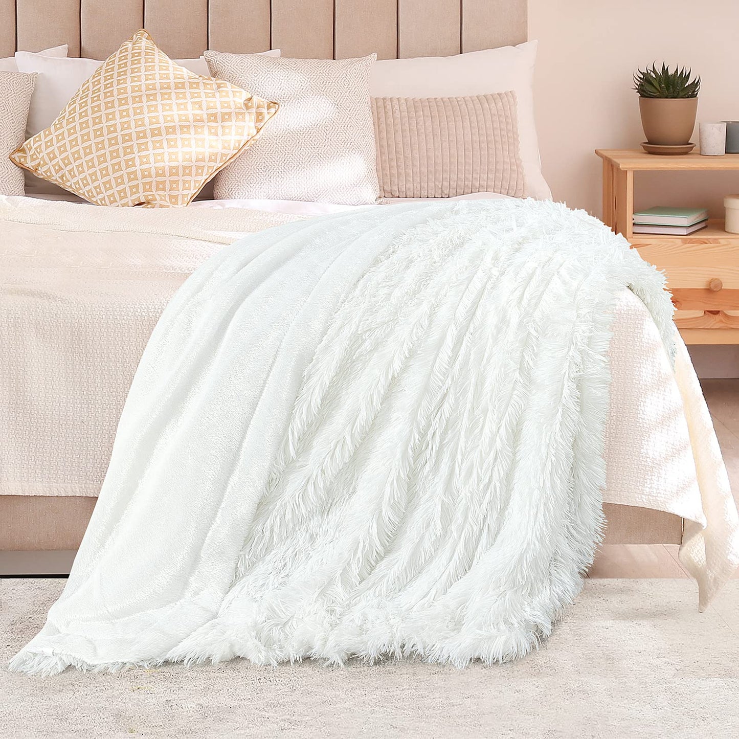 TOONOW Extra Soft Fuzzy Faux Fur Throw Blanket 50"x60", Reversible Lightweight Fluffy Cozy Plush Comfy Microfiber Fleece Decorative Shaggy Blanket for Couch Sofa Bed, Pure White