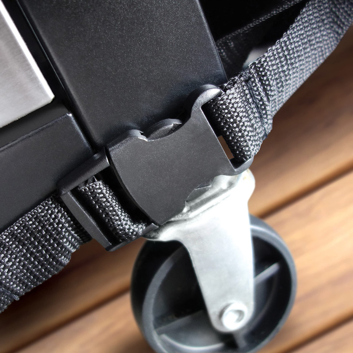 Cuisinart CGWM-040 Heavy-Duty 4-5 Burner Gas Grill Cover, 60 x 24 x 46 Cuisinart