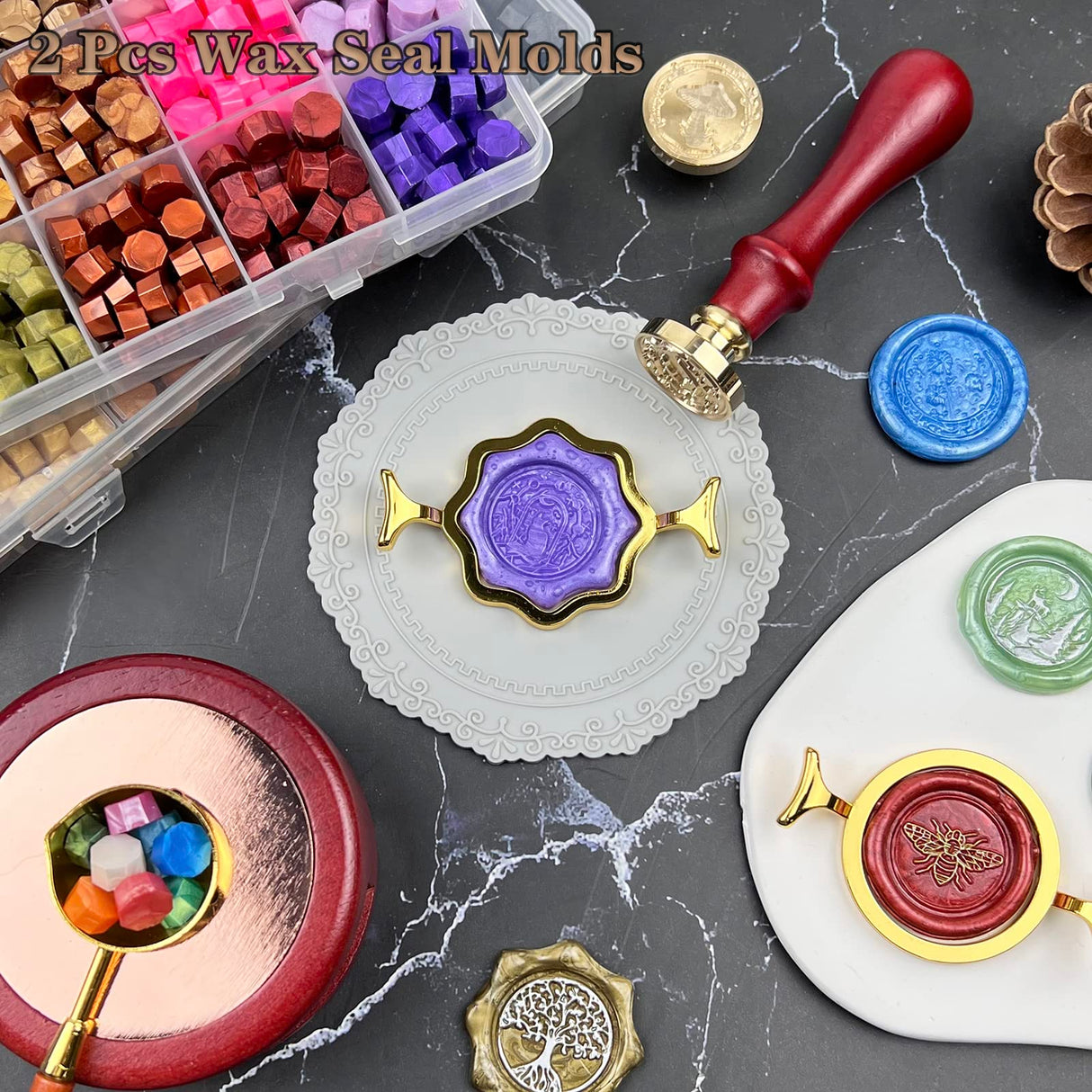 Wax Seal Stamp Kit with Gift Box, 672 Pcs Wax Seal Beads, 4 Pcs Wax Stamps, 2 Pcs Wax Seal Molds, Sealing Wax Warmer, Spoon, Mat, Metallic Pens, Candles, Wax Seal Kit for Craft Gift KKSUBCA