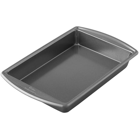 Wilton Advance Select 9x13 Inch Oblong Baking Pan, Made without PFAS, Anti-Warping, Non-Stick Cake Pan With DuraLast™ Silicone-Infused Coating (Steel) Wilton