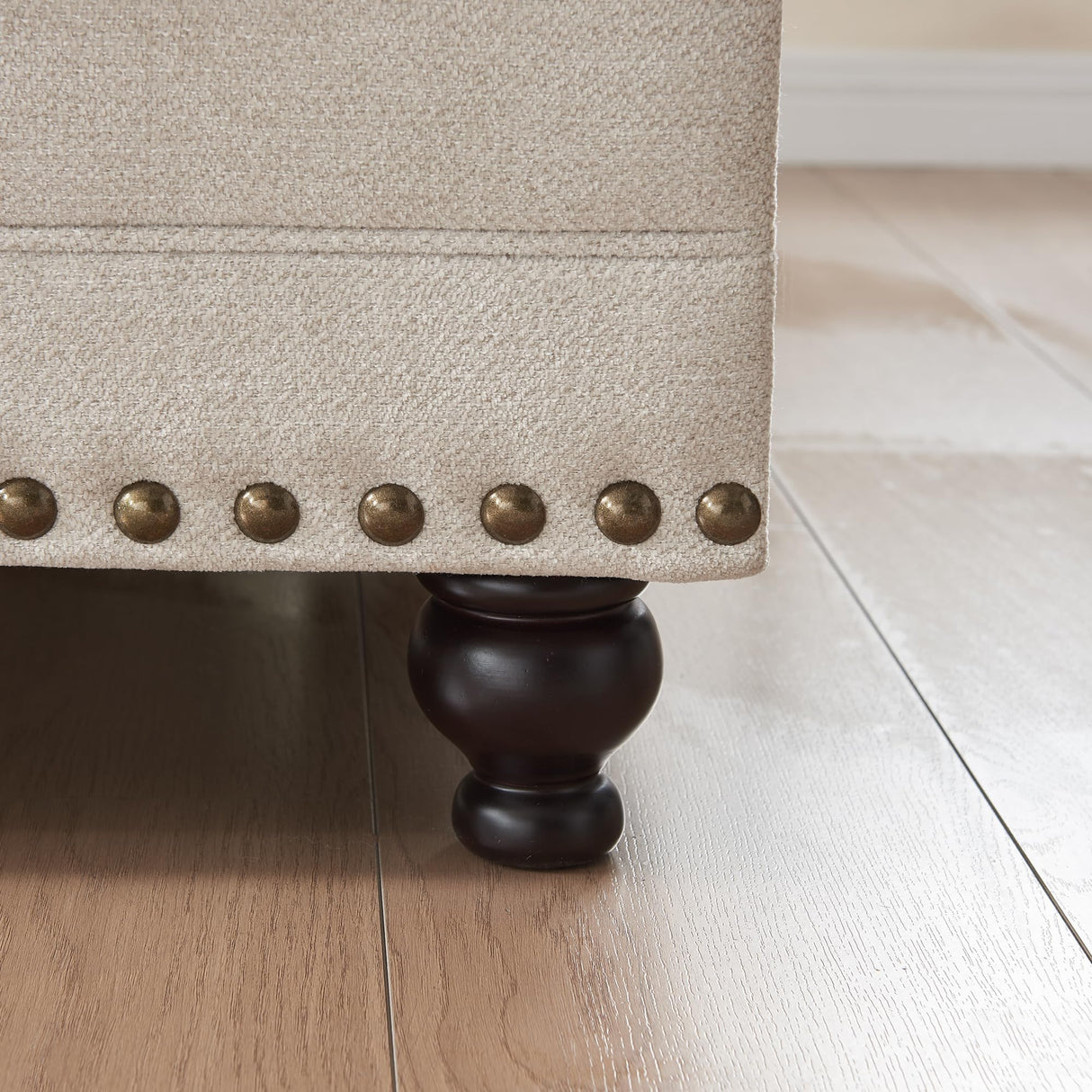 Modern Farmhouse Loveseat Sofa, Chenille Upholstery with Nailhead Trim, Small Couch for Living Room, Bedroom, Office, or Apartment, Includes 4 Accent Pillows Farati