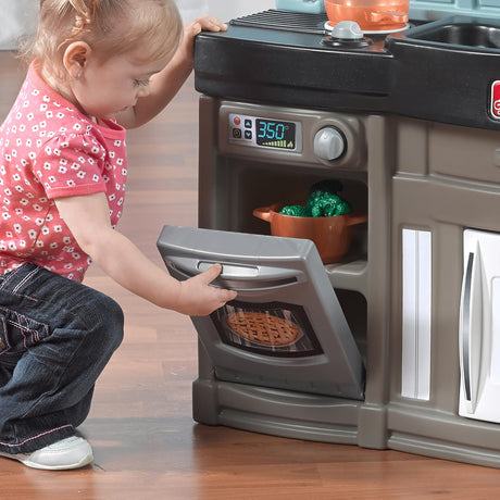 Step2 Best Chefs Kids Kitchen Playset, Indoor/Outdoor Kitchenette, Interactive Play with Lights and Sounds, Made of Durable Plastic, Includes 25 Piece Toy Accessories, For Toddlers 2+ Years Old Step2