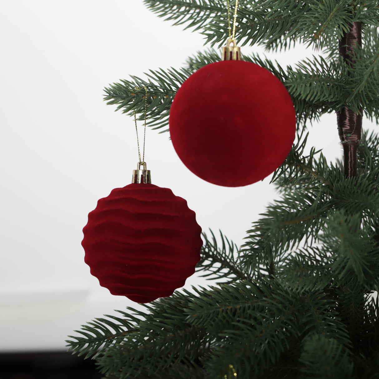 Senjie 3.15inch Burgundy Velvet Christmas Ornaments Balls Flocked Christmas Tree 12PCS Plastic Balls Xmas Hanging Ornaments Decoration Red Senjie