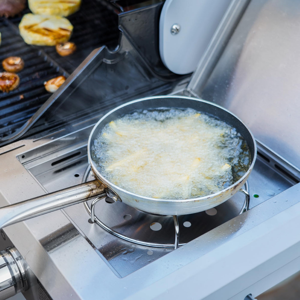 Monument Grills Outdoor Barbecue Stainless Steel 4 Burner Propane Gas Grill, 62,000 BTU Patio Garden Barbecue Grill with Side Burner, Infrared Technology and Knob Controls, Mesa415BZ with BBQ Cover Monument Grills