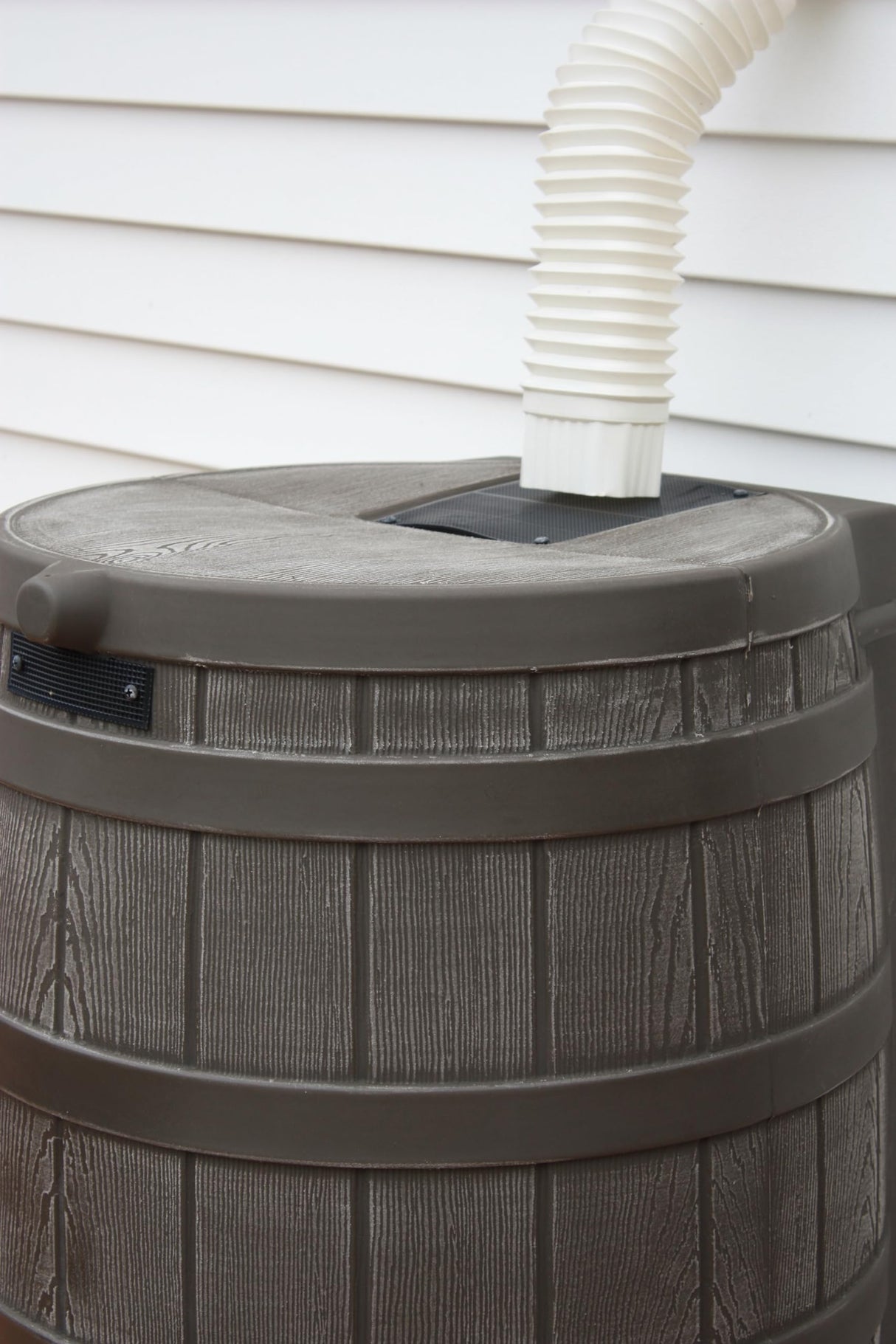 Good Ideas Rain Wizard 50 Gallon Plastic Rain Barrel for Outdoor Rainwater Collection and Storage Features a Metal Spigot and Flat Back Design, Oak Good Ideas