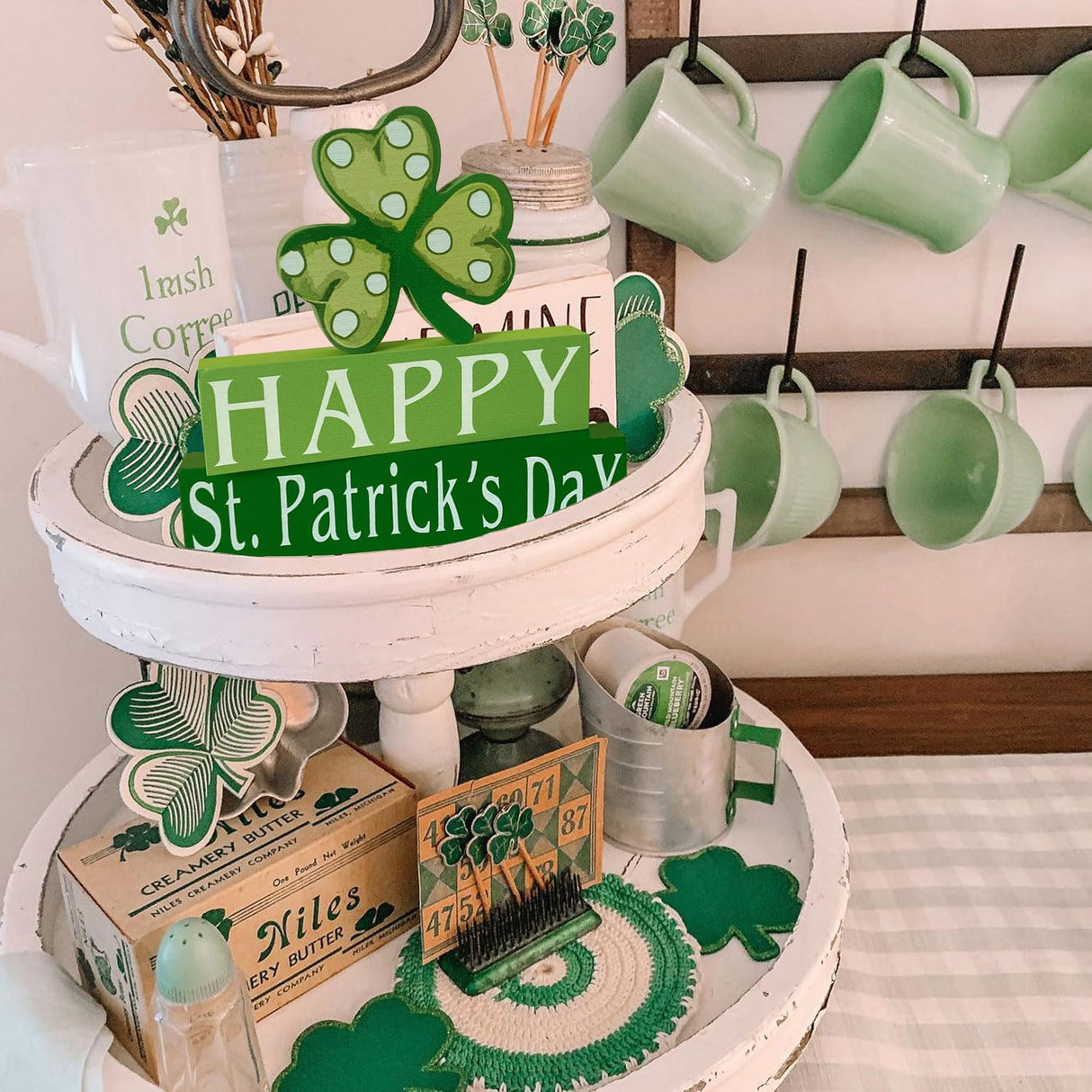 Happy St. Patrick's Day Wood Block Table Sign, Wooden Shamrock Table Top Decorations Tiered Trays Desk Shelf Irish Home Office Coffee Bar Decor 3 Pieces Green OEQSHMY