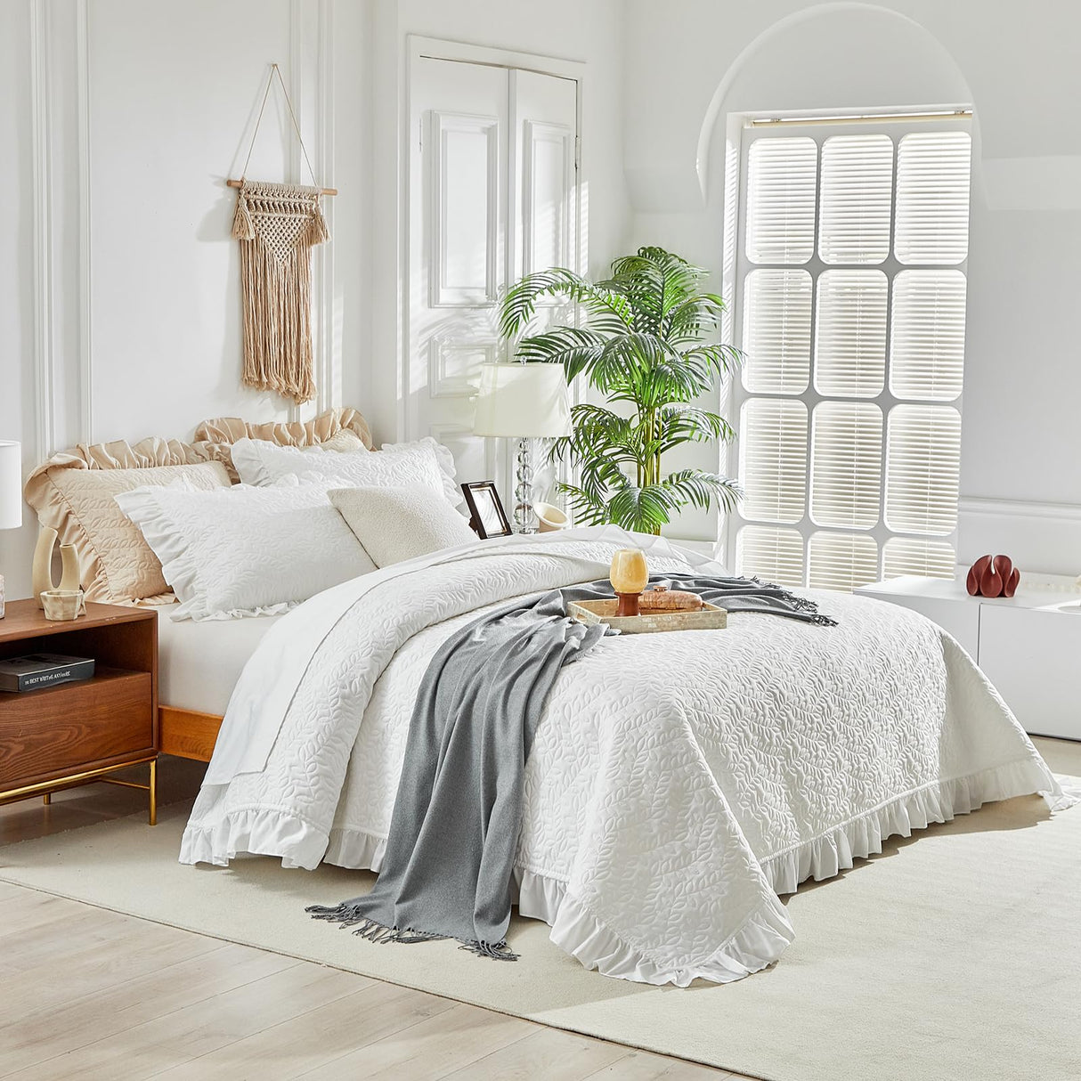 Ruffled Quilt Set California King Size 100 * 114 in - 3 Pieces Solid Shabby Chic Farmhouse Ruffle Bedding Rustic Coverlet & Sets Lightweight Fluffy Summer Oversized Bedspread with Shams - White UOZZI BEDDING