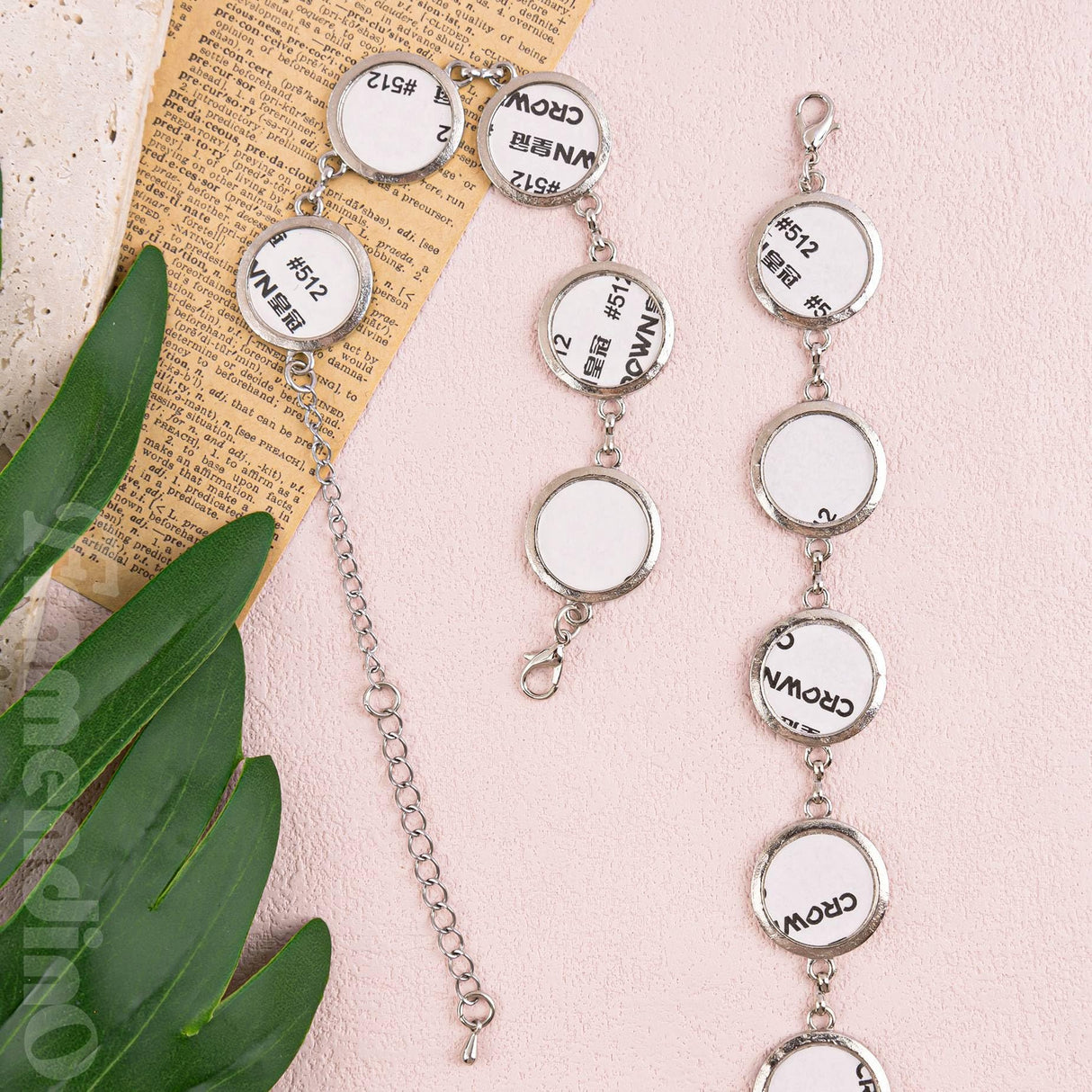 Framendino, 4 Pack Sublimation Bracelet Blanks Photo Frame Round Transfer Bracelets Adjustable Bezel Setting Bracelet with Cabochons for Jewelry Making Framendino