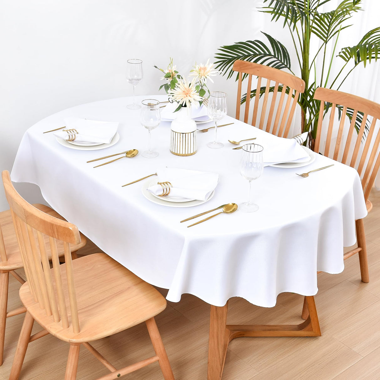 Wolkemer Set of 4 White Cloth Napkins 17 x 17 Inches Solid Washable Polyester Dinner Napkins with Hemmed Edges for Dinners Parties Weddings Banquets Events Table Decoration Wolkemer