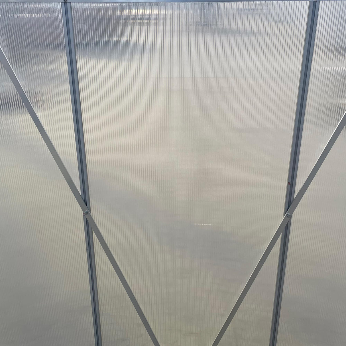 Outsunny 6' x 4' Aluminum Lean-to Greenhouse Polycarbonate Walk-in Garden Greenhouse with Adjustable Roof Vent, Rain Gutter and Sliding Door for Winter, Clear Outsunny