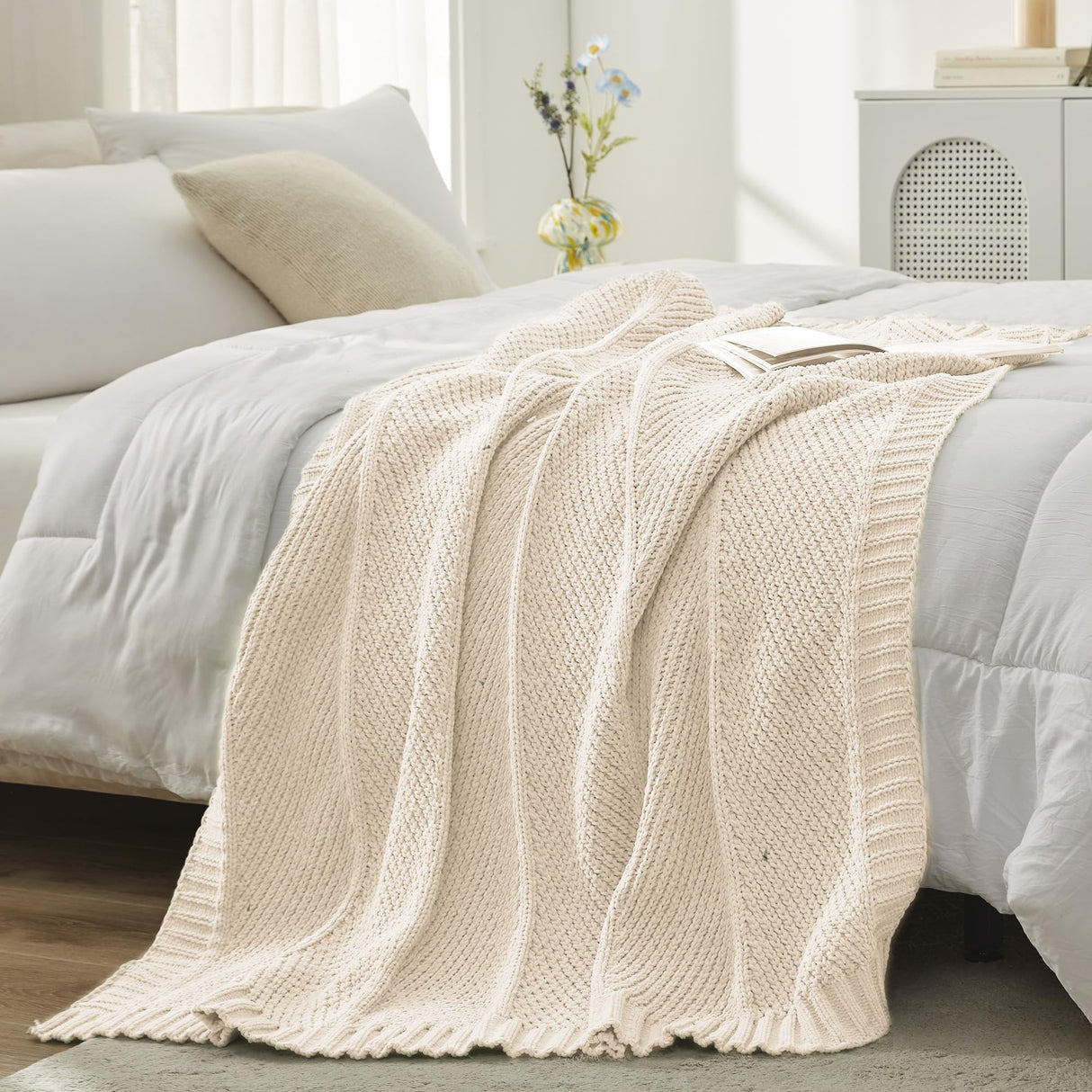 Amélie Home Chevron Chenille Knit Throw Blanket for Couch, Cozy Texture Decorative Soft Blanket for Sofa & Chair, 50"x60", Ivory Amélie Home