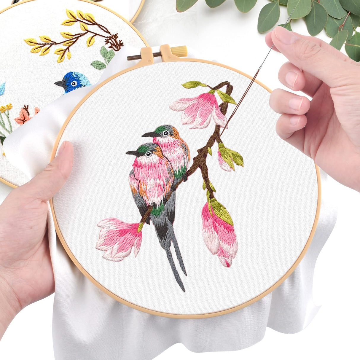 ERKOON 4 Sets Embroidery Kit for Beginners,Hummingbird and Flower Cross Stitch Set for Include Embroidery Cloth Hoops Threads for Craft Lover Hand Stitch (Flowers and Birds) ERKOON
