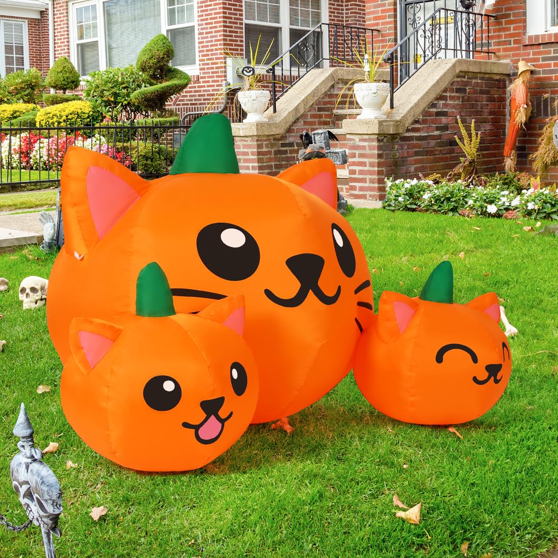COMIN Halloween Inflatable 5FT Long Three Pumpkin Cat Head Combo with Built-in LEDs, Blow Up Yard Decoration for Holiday Party Indoor, Outdoor, Yard, Garden, Lawn COMIN