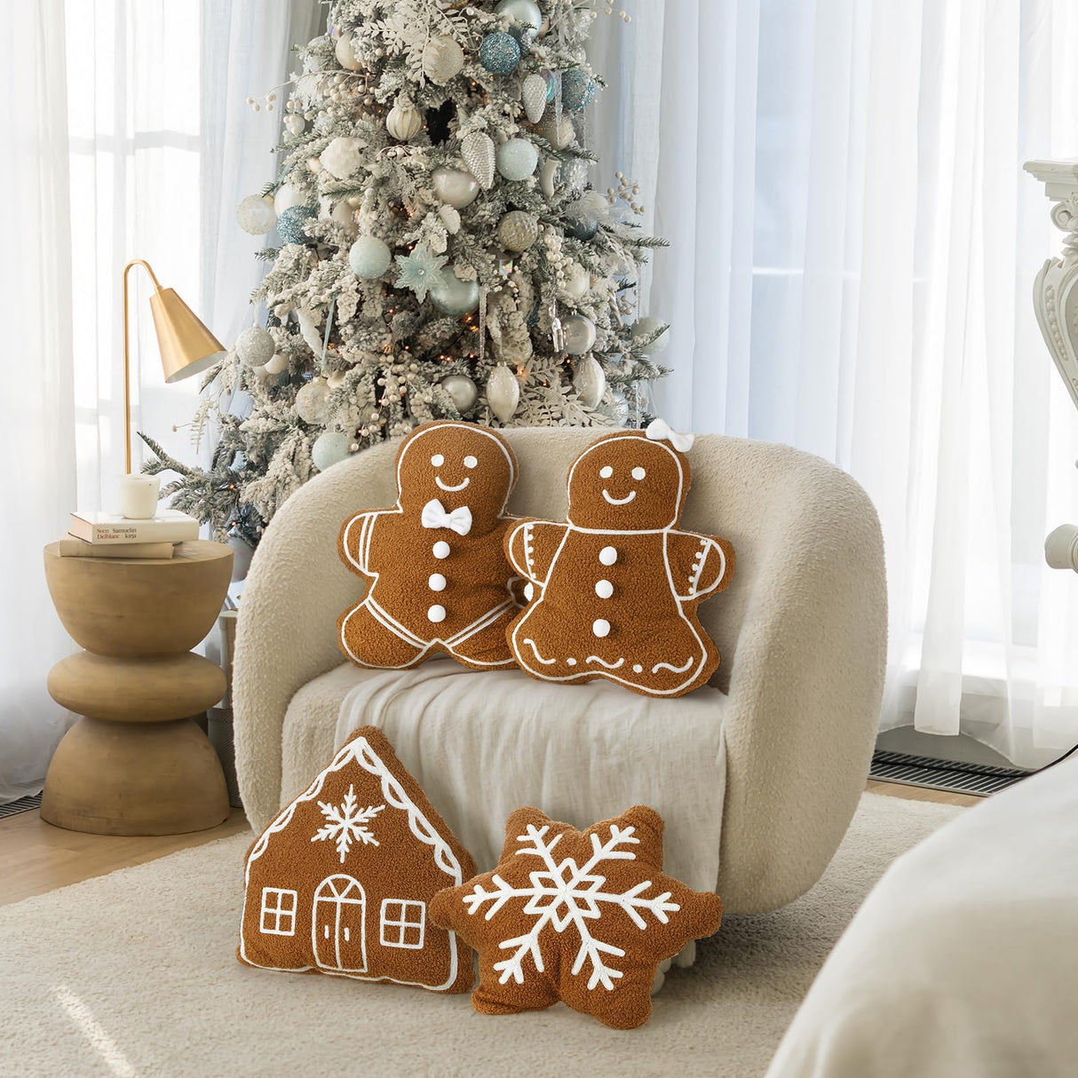 HunnmingRe 4 Pcs Christmas Throw Pillows Plush Gingerbread Men Gingerbread House Snowflake Shaped Pillow for Christmas Winter Holiday Party Outdoor Bedroom Cushion Decoration HunnmingRe