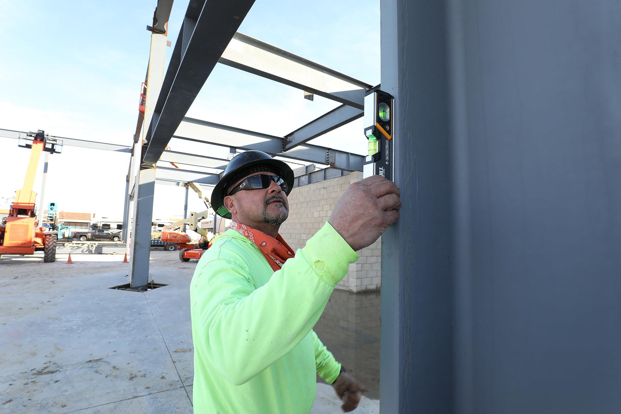 ToughBuilt 9-in Lighted Magnetic Box Level - (TB-H2-L-9LH-M) ToughBuilt