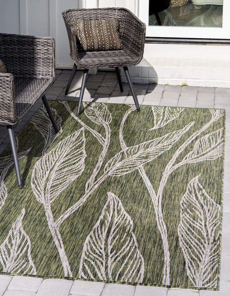 Unique Loom Outdoor Botanical Collection Area Rug - Leaf (5' 1" x 8' Rectangle, Green/ Ivory) Unique Loom