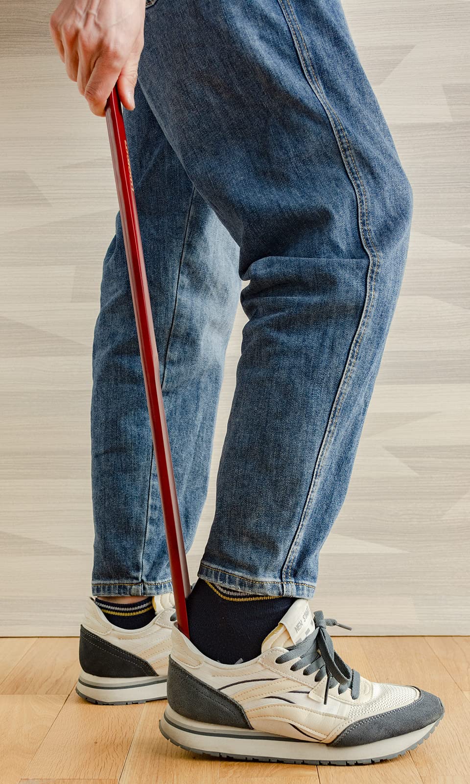 Luxdecor Long Handled Wooden Shoehorns-24in Wooden Long Handle Shoe Horn for Seinors Men Boot Jack Shoe Helper for Women Luxdecor